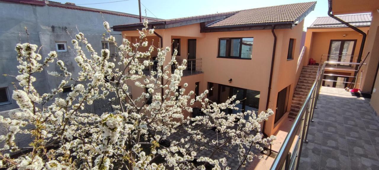 Home Naya บูคาเรสต์ ภายนอก รูปภาพ